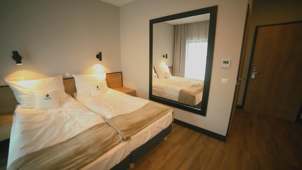 Hotel Browar Wiatr Uniejów Habitación foto